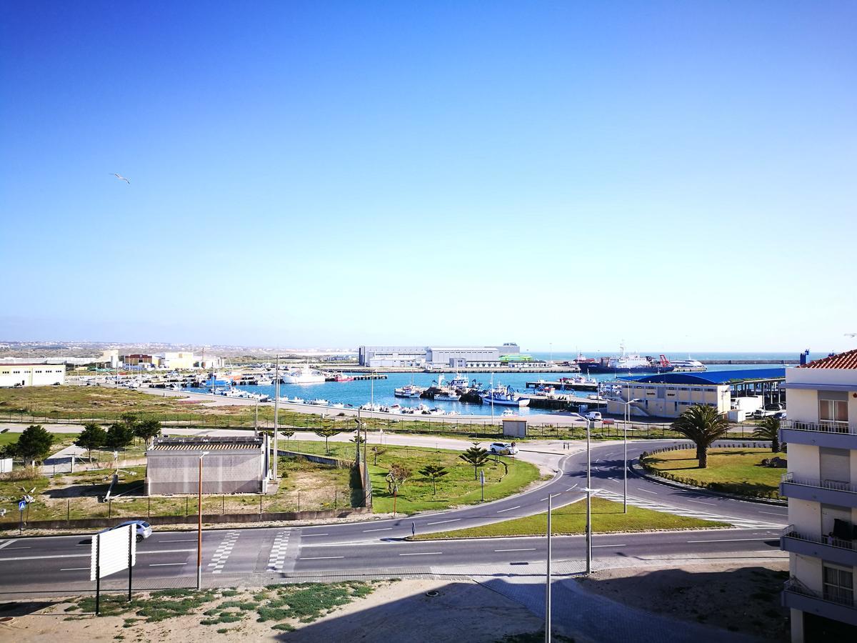 Peniche'S Blue & Yellow 外观 照片